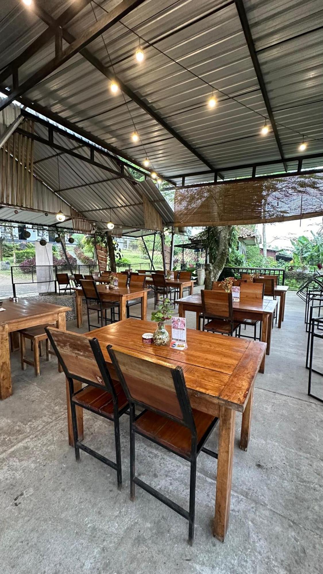 Foresta Resort & Onsen Padusan Pacet Claket Exterior photo