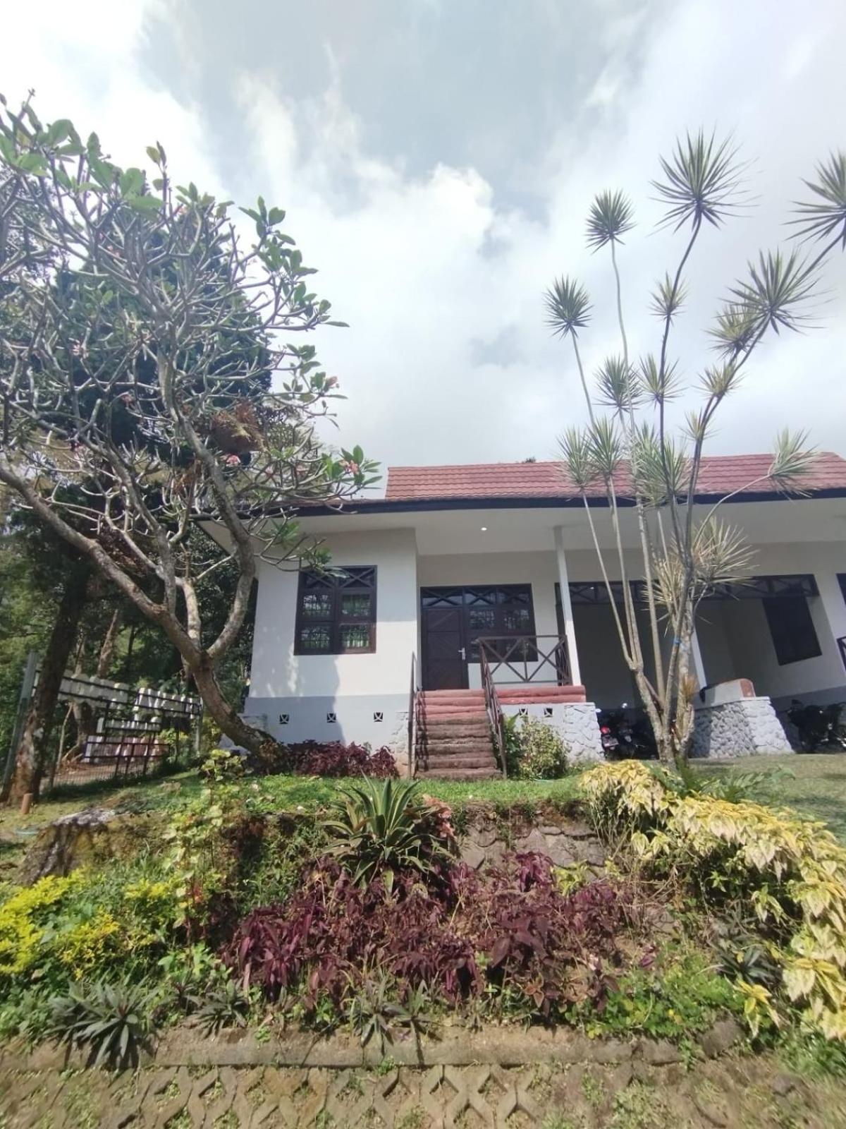 Foresta Resort & Onsen Padusan Pacet Claket Exterior photo